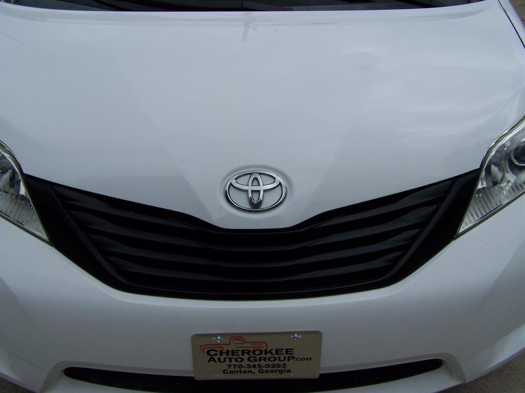 2013 Toyota Sienna - $16,890