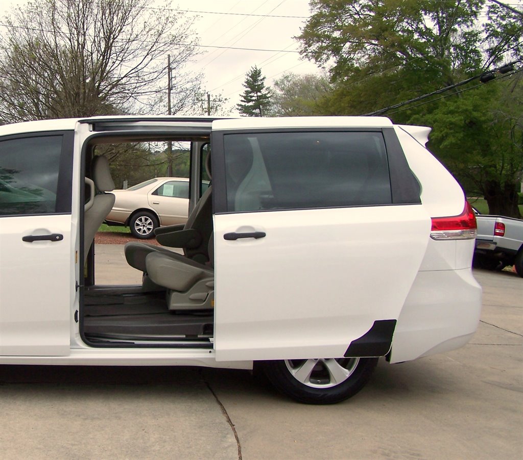 2013 Toyota Sienna - $16,890