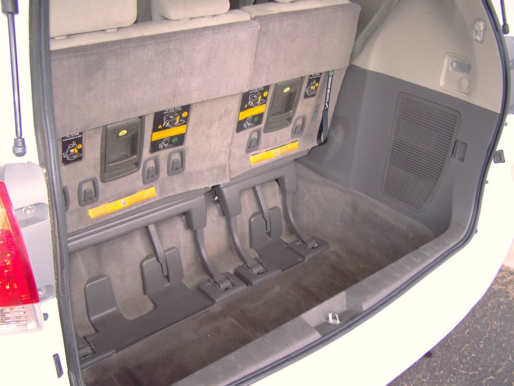 2013 Toyota Sienna - $16,890