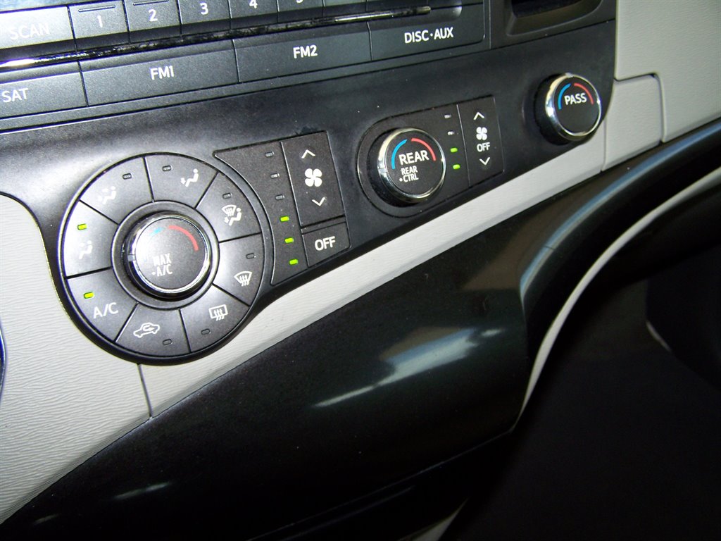 2013 Toyota Sienna - $16,890