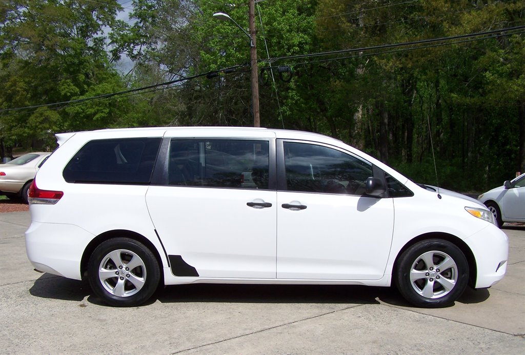 2013 Toyota Sienna - $16,890