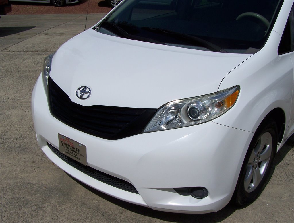 2013 Toyota Sienna - $16,890