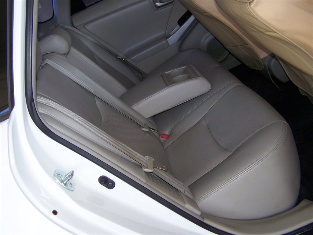 2013 Toyota Prius - $7,990