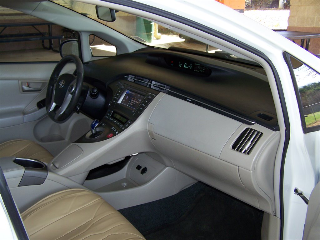 2013 Toyota Prius - $7,990