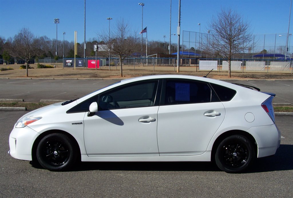 2013 Toyota Prius - $7,990