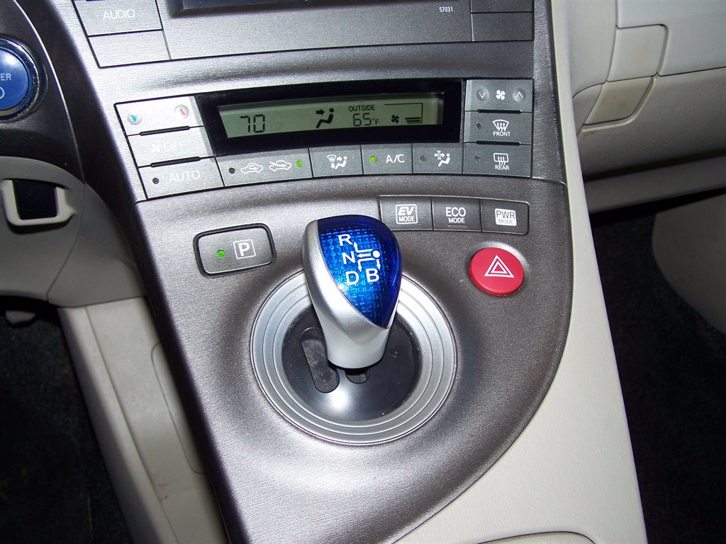 2013 Toyota Prius - $7,990