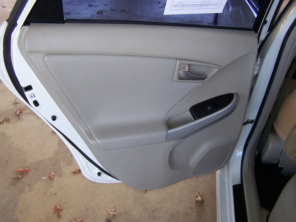2013 Toyota Prius - $7,990