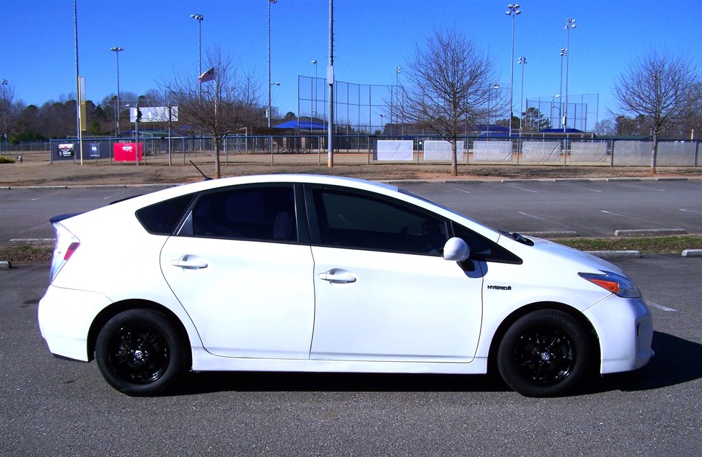2013 Toyota Prius - $7,990