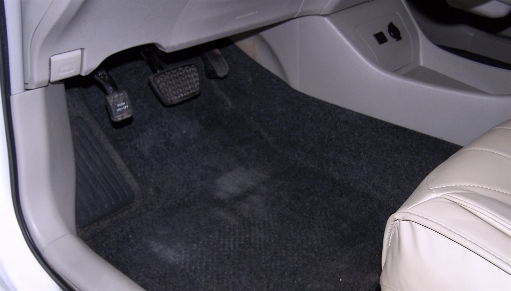 2013 Toyota Prius - $7,990
