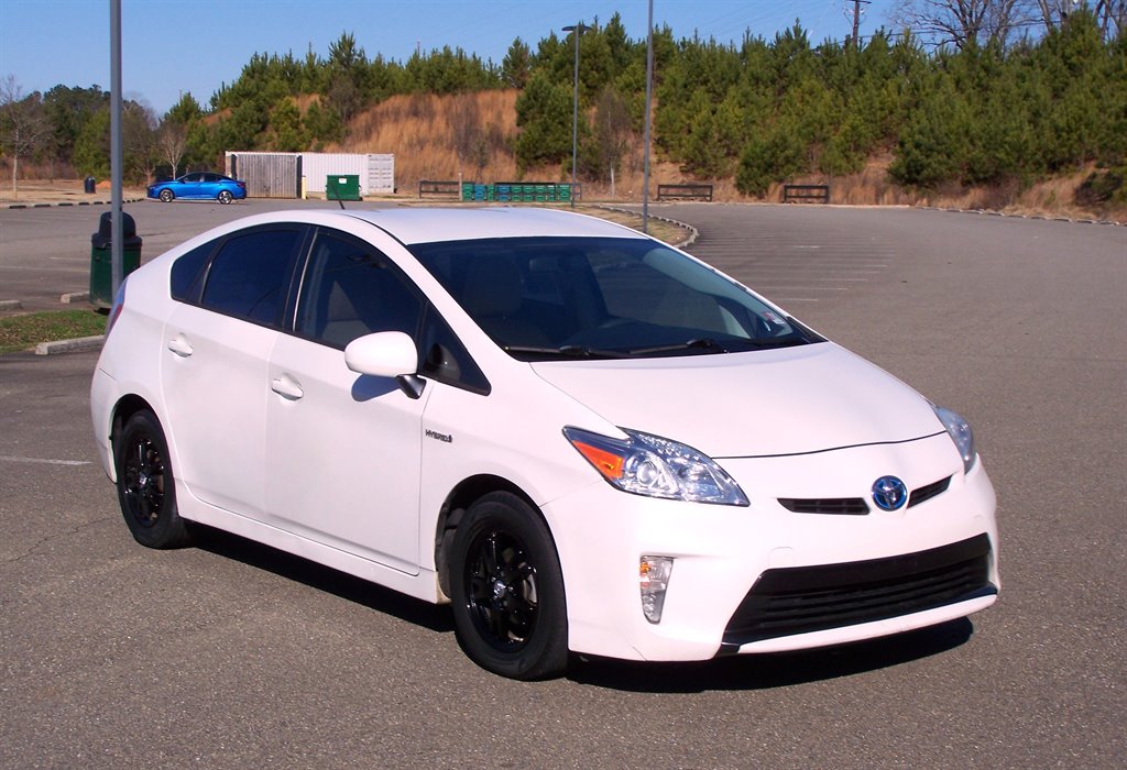 2013 Toyota Prius - $7,990