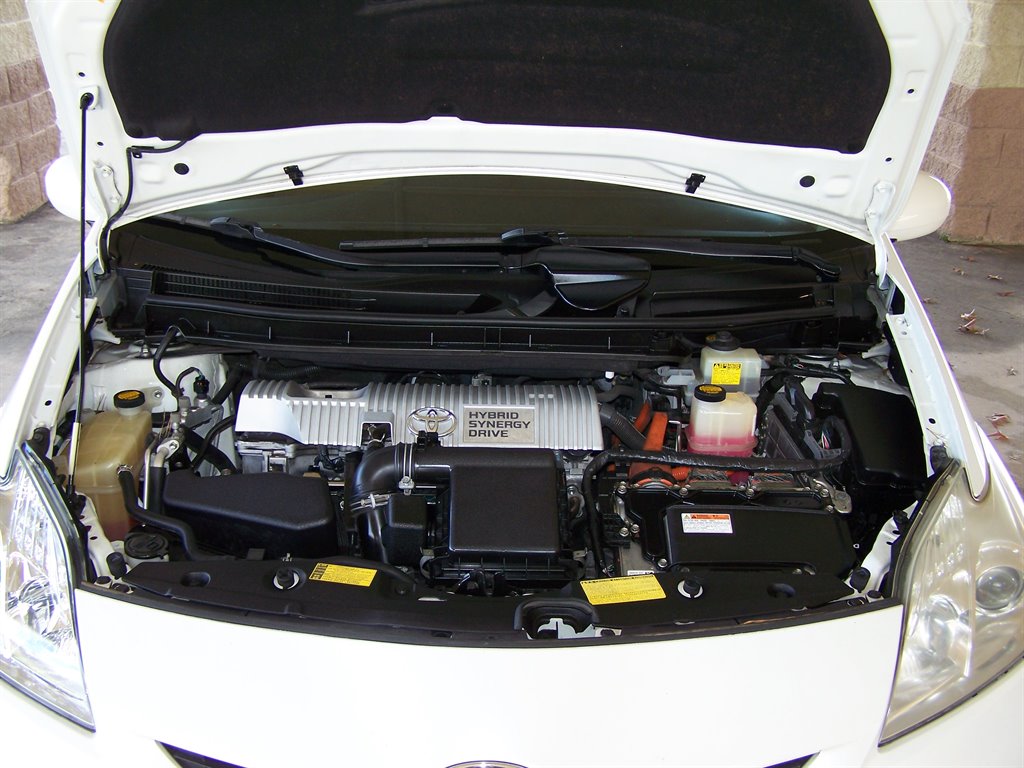 2013 Toyota Prius - $7,990