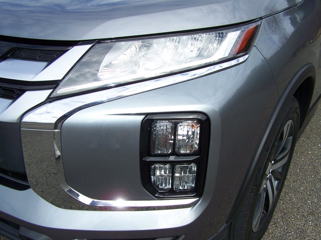 2021 Mitsubishi Outlander - $16,890