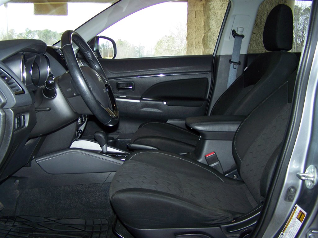2021 Mitsubishi Outlander - $16,890