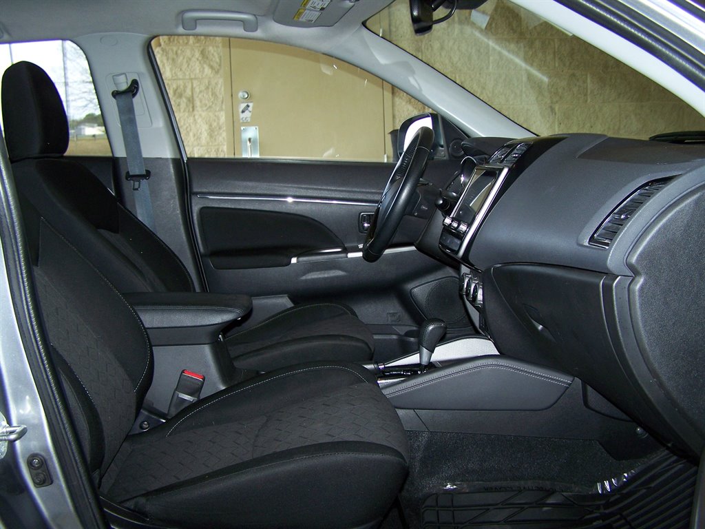 2021 Mitsubishi Outlander - $16,890