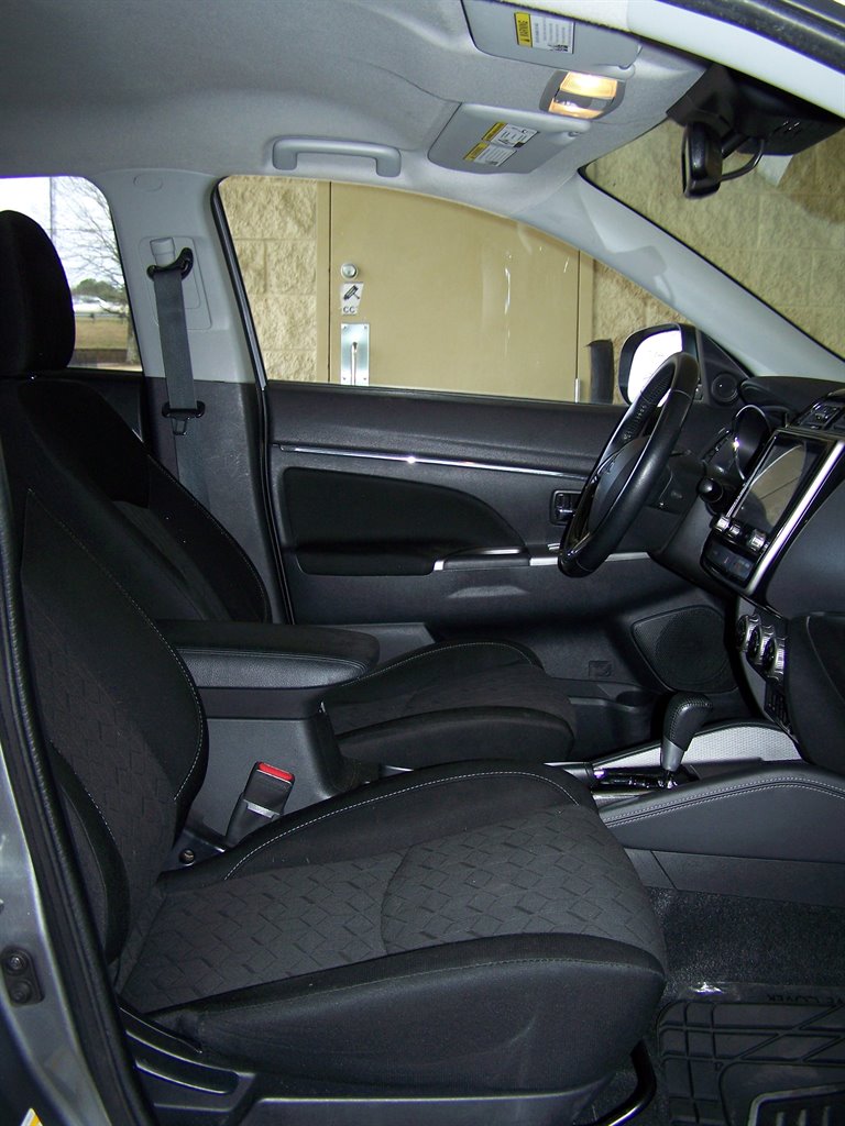 2021 Mitsubishi Outlander - $16,890