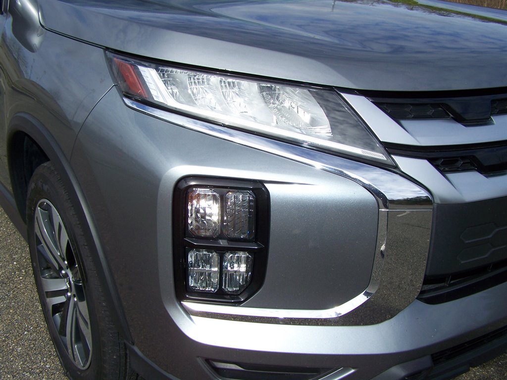 2021 Mitsubishi Outlander - $16,890