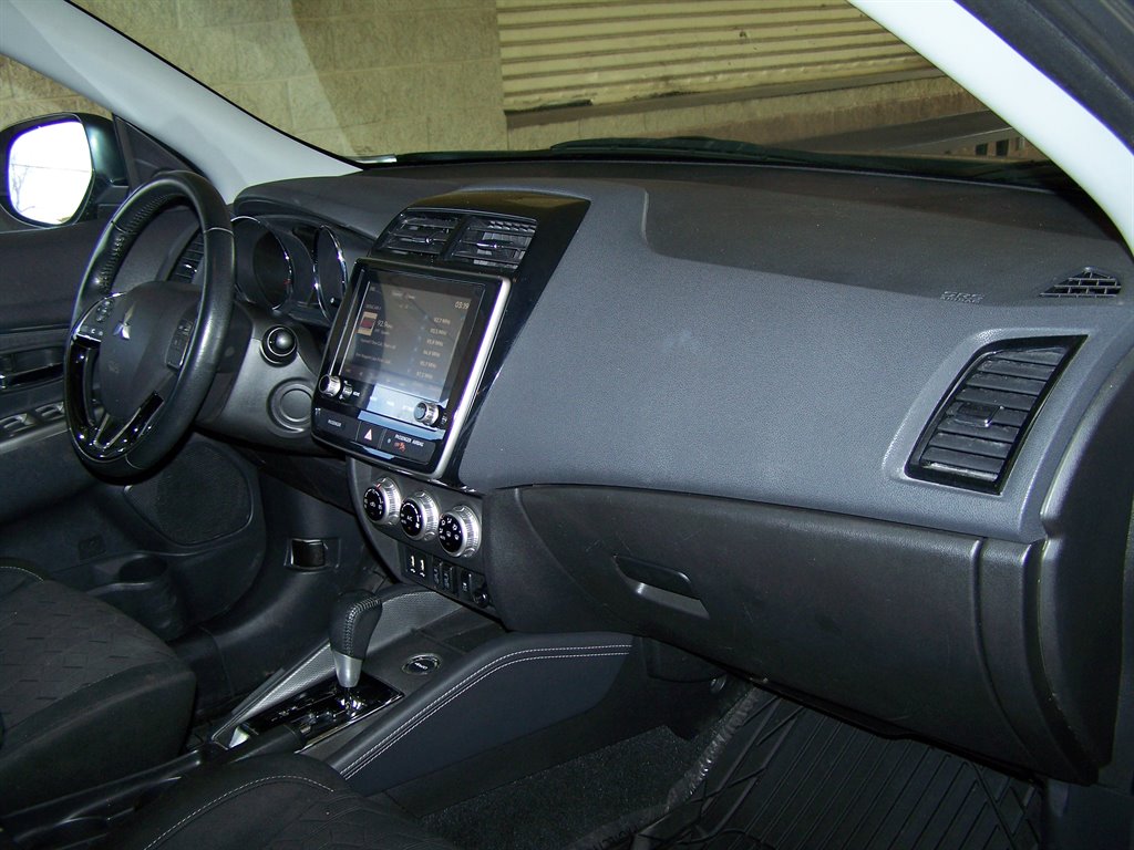 2021 Mitsubishi Outlander - $16,890