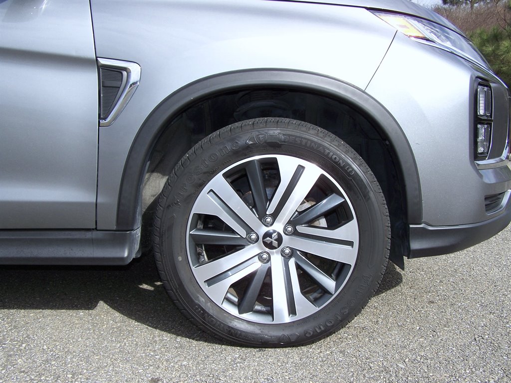 2021 Mitsubishi Outlander - $16,890