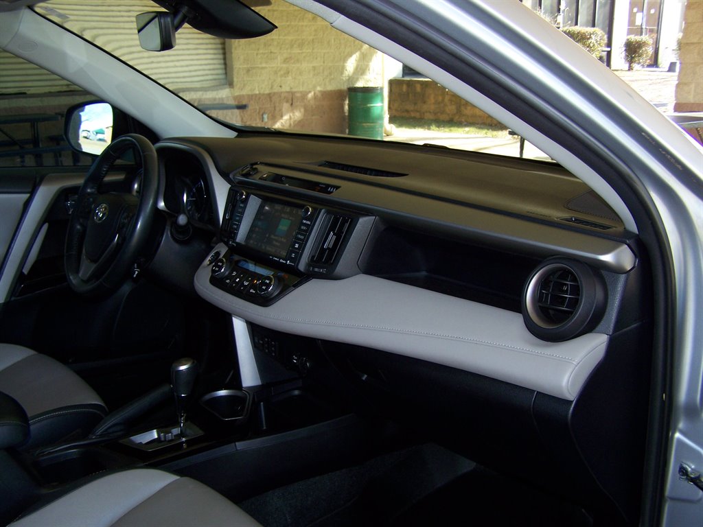 2018 Toyota RAV4 - $20,890