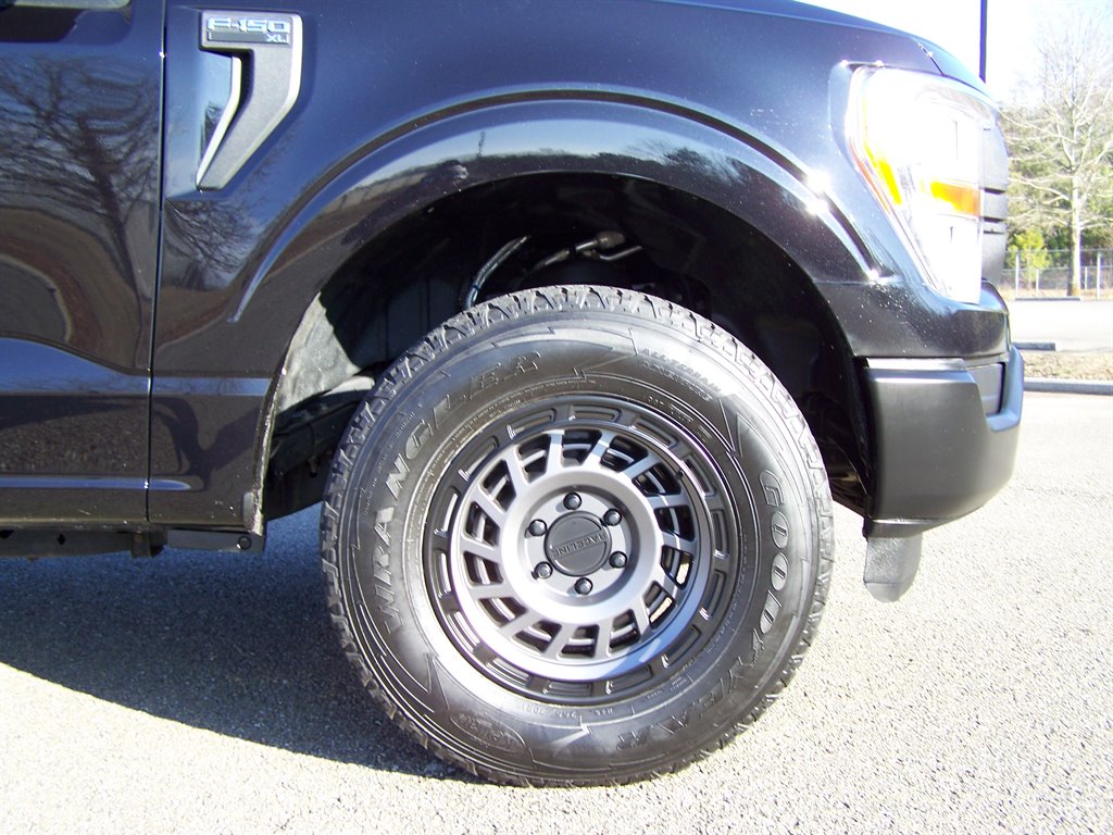 2022 Ford F-150 - $22,890