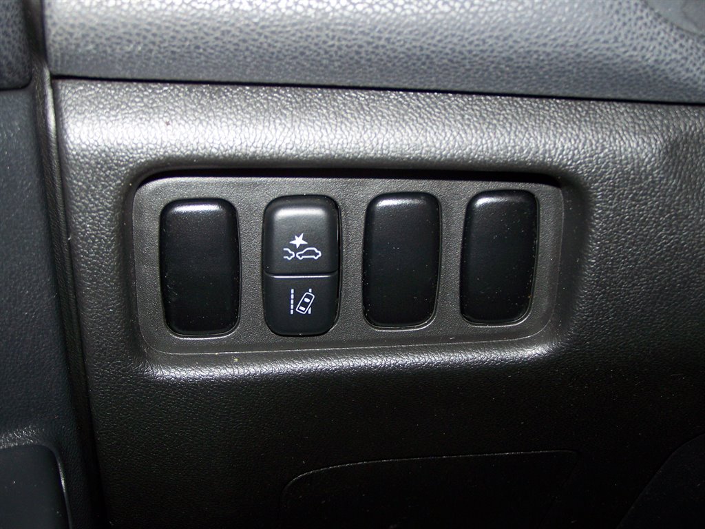 2021 Mitsubishi Outlander - $18,890