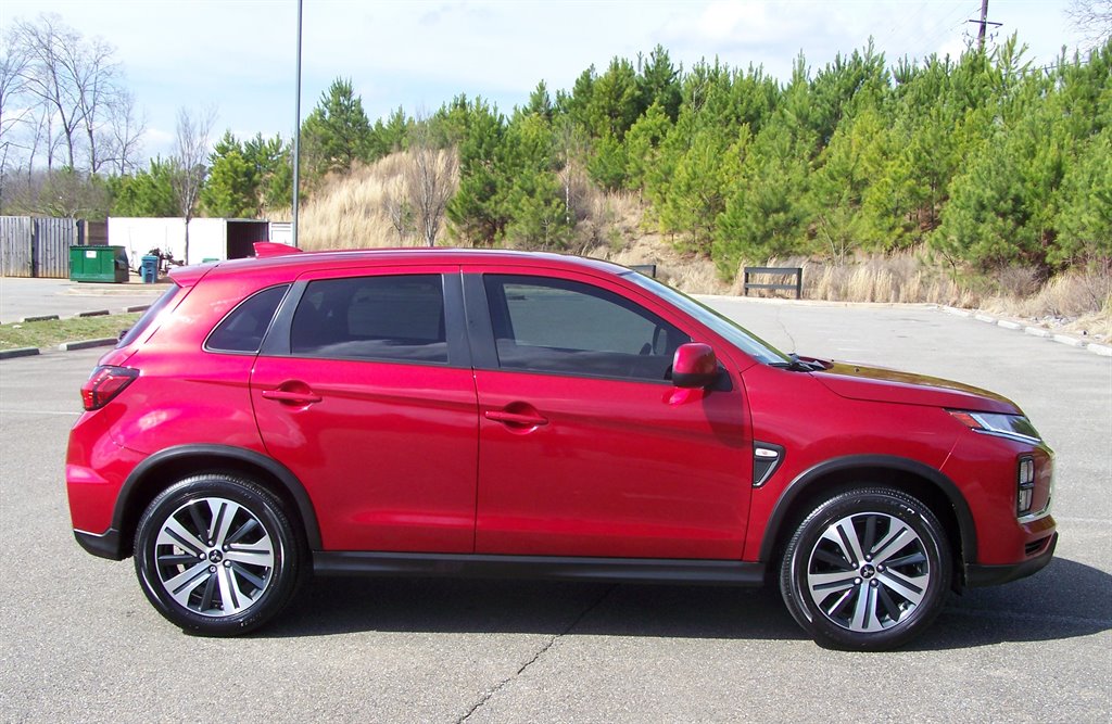 2021 Mitsubishi Outlander - $18,890