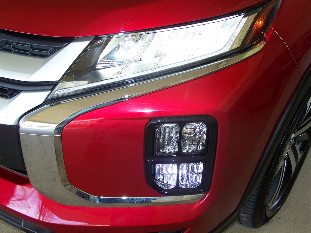 2021 Mitsubishi Outlander - $18,890