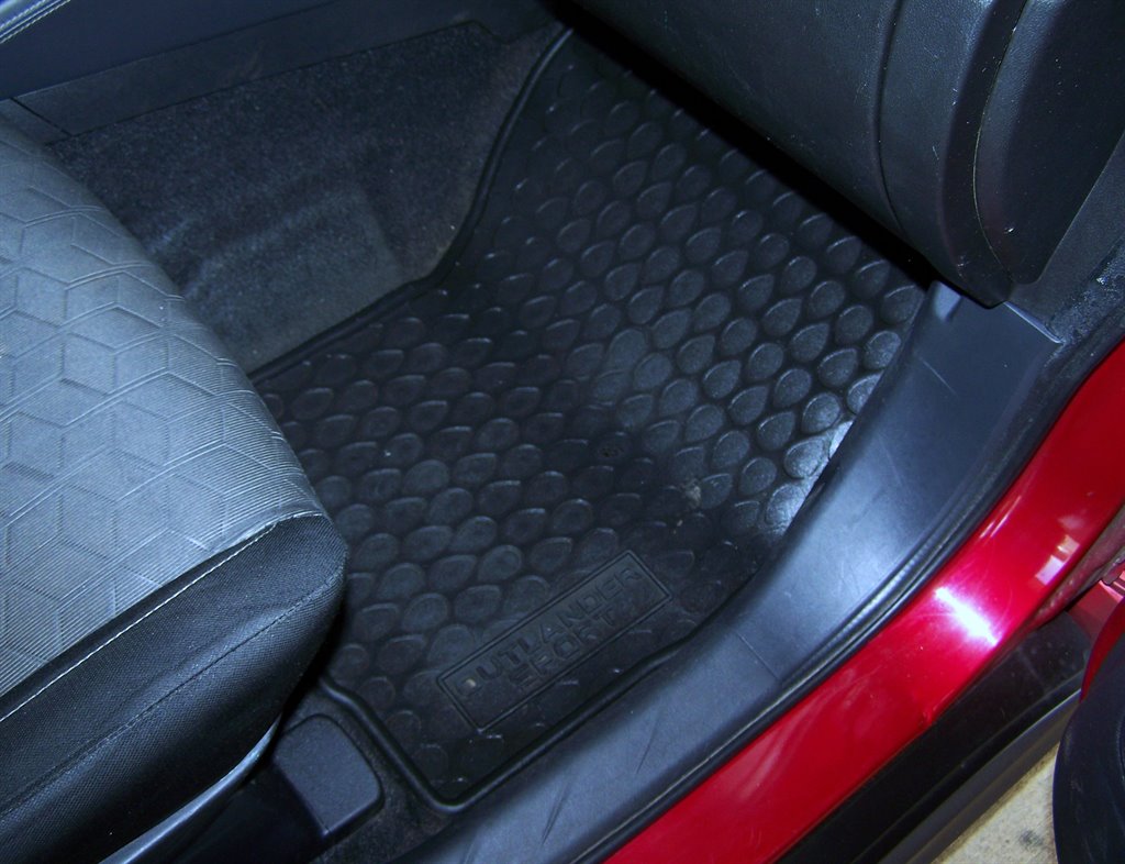 2021 Mitsubishi Outlander - $18,890