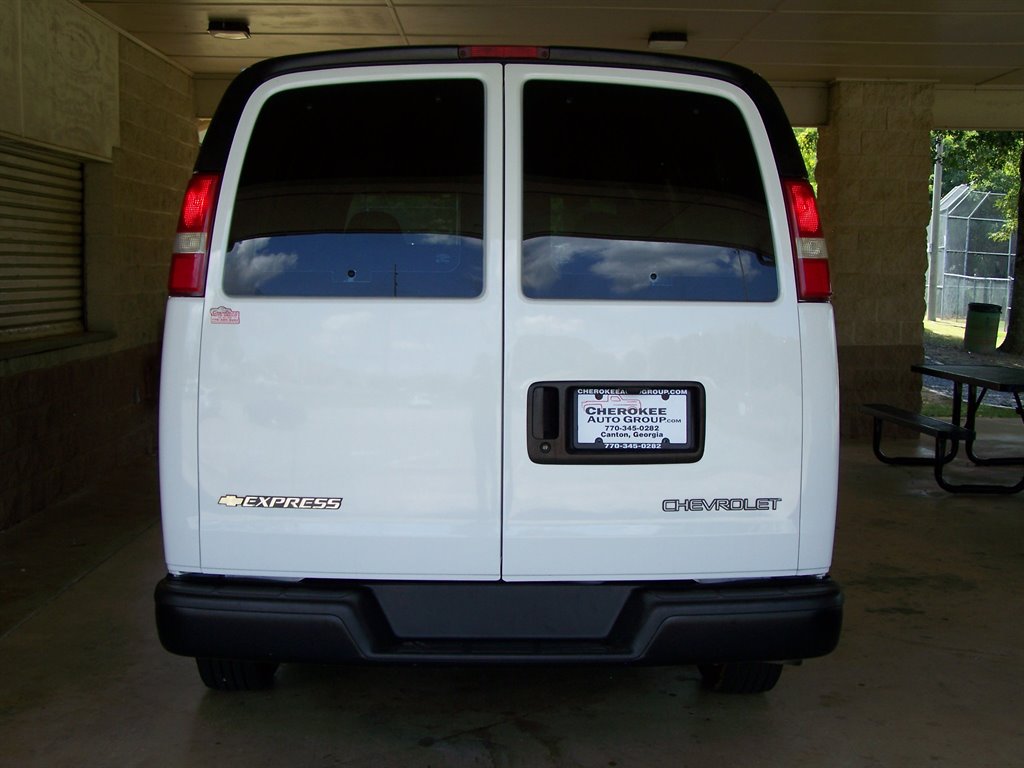 2004 Chevrolet Express - $17,890