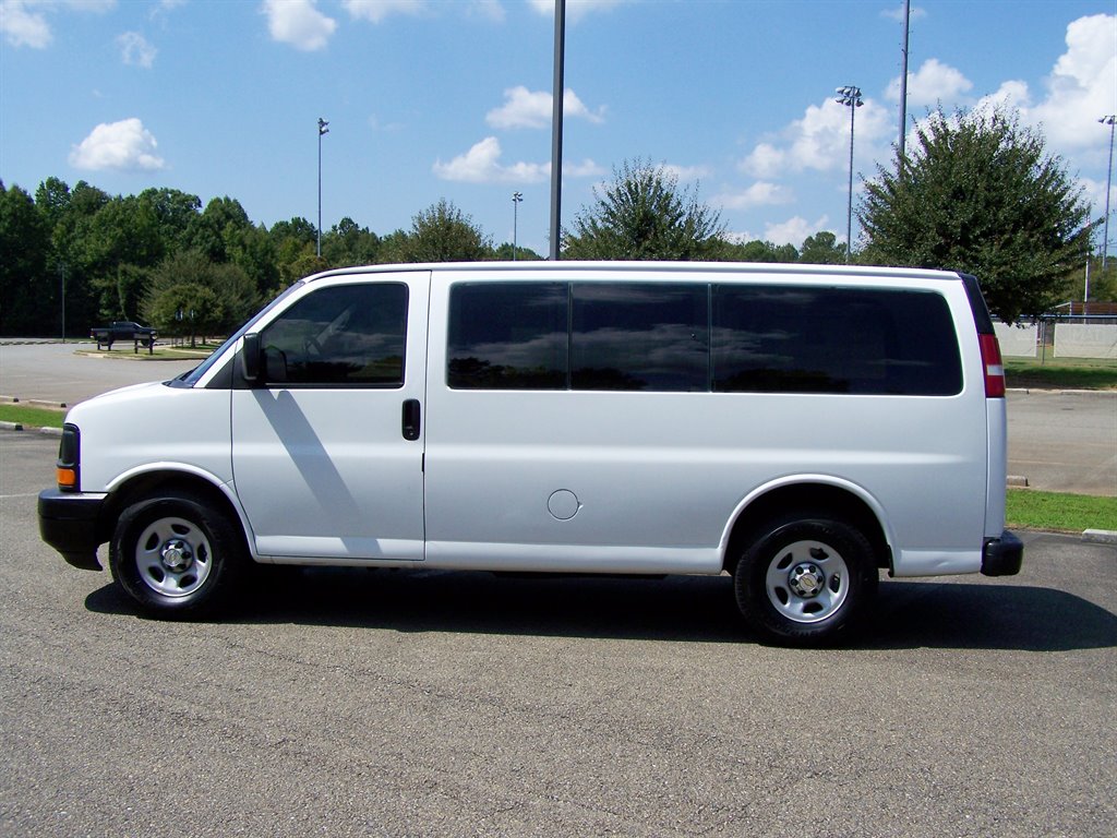 2004 Chevrolet Express - $17,890