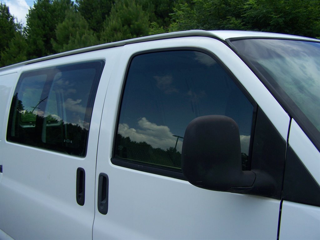 2002 Chevrolet G3500 VAN - $13,890