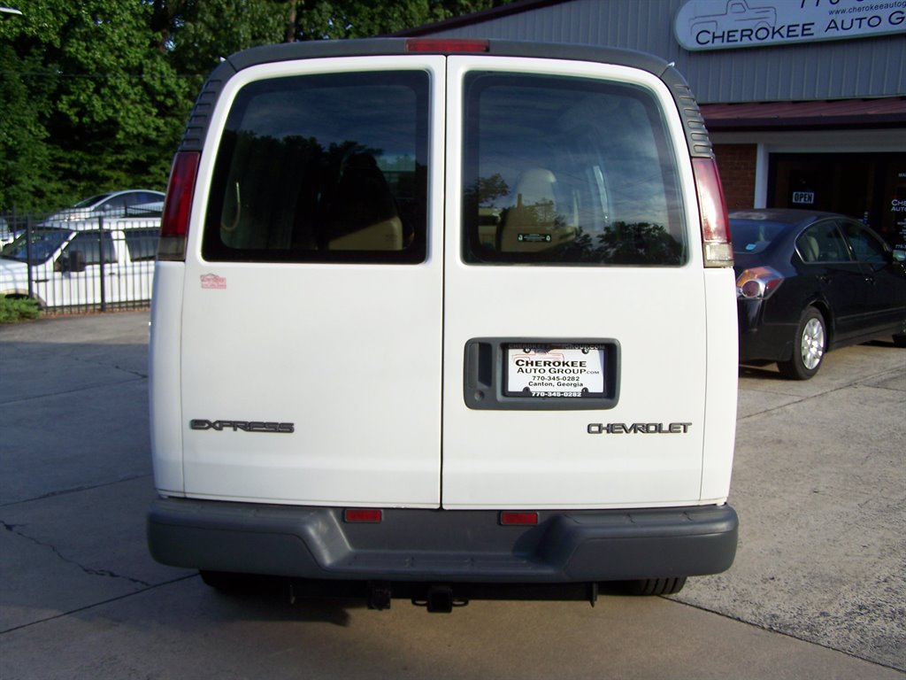 2002 Chevrolet G3500 VAN - $13,890