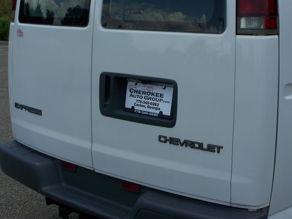2002 Chevrolet G3500 VAN - $13,890