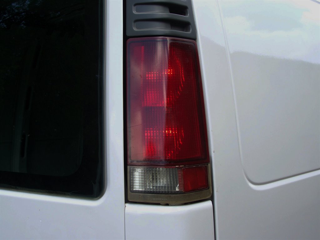 2002 Chevrolet G3500 VAN - $13,890