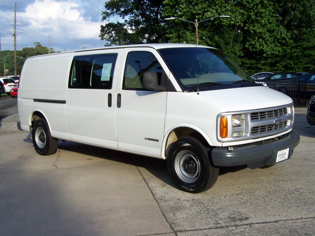 2002 Chevrolet G3500 VAN - $13,890