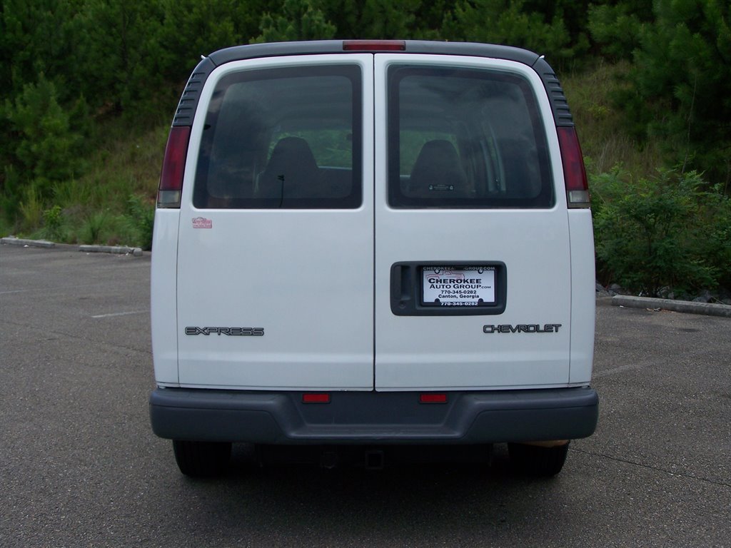2002 Chevrolet G3500 VAN - $13,890
