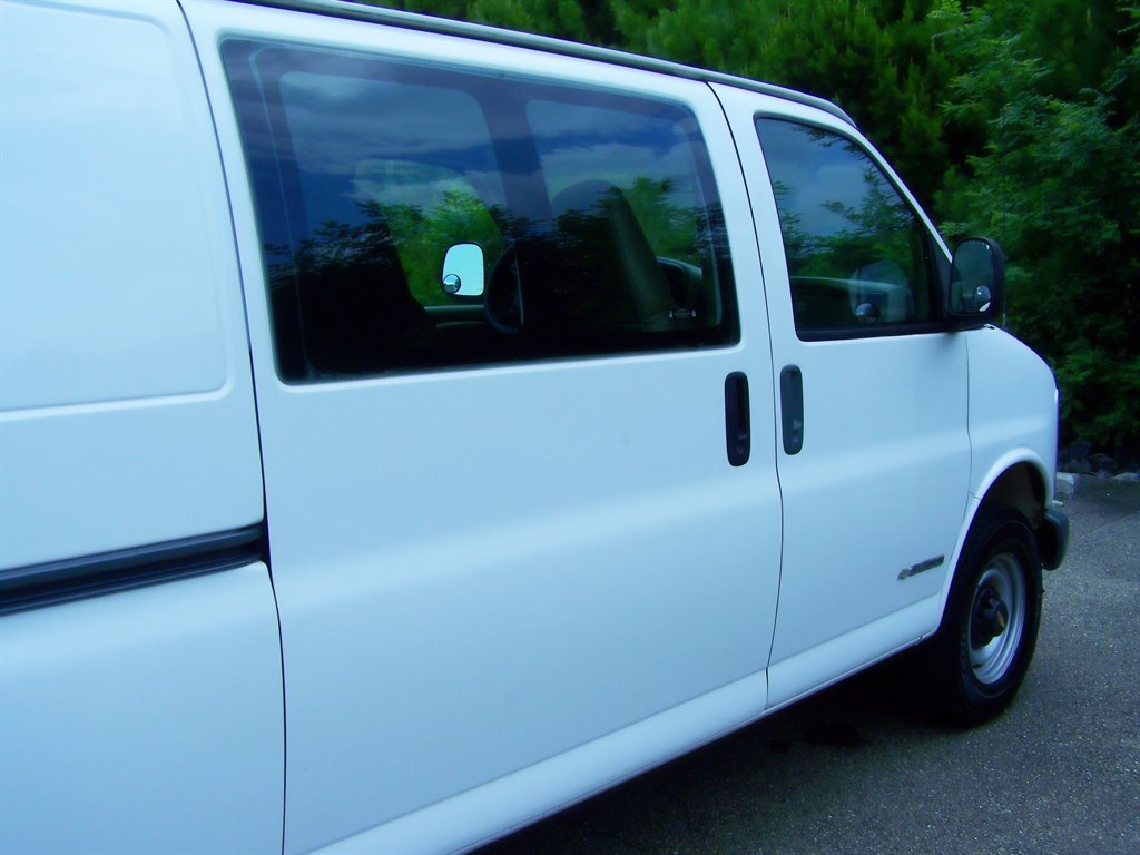 2002 Chevrolet G3500 VAN - $13,890