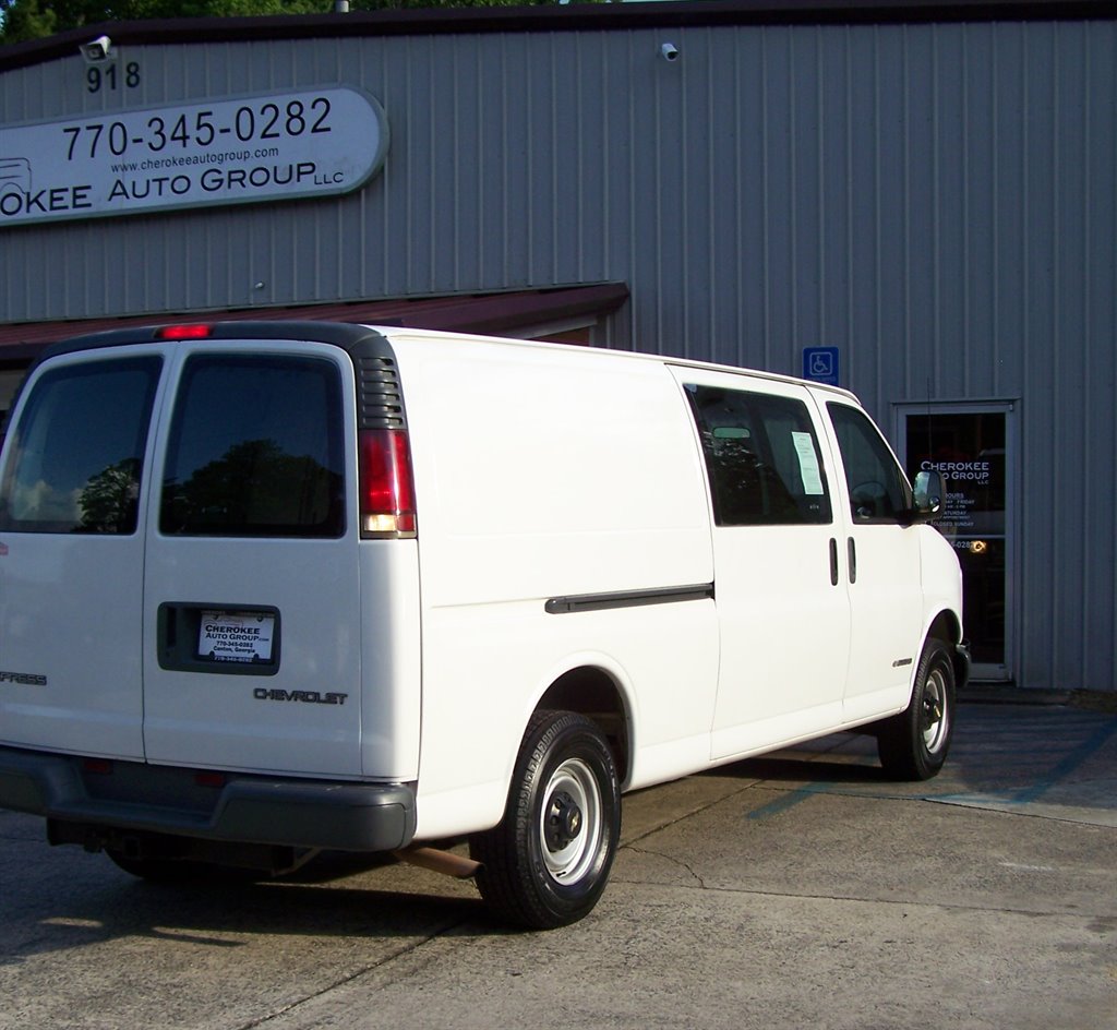 2002 Chevrolet G3500 VAN - $13,890