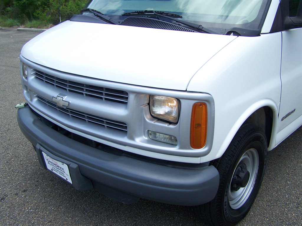2002 Chevrolet G3500 VAN - $13,890