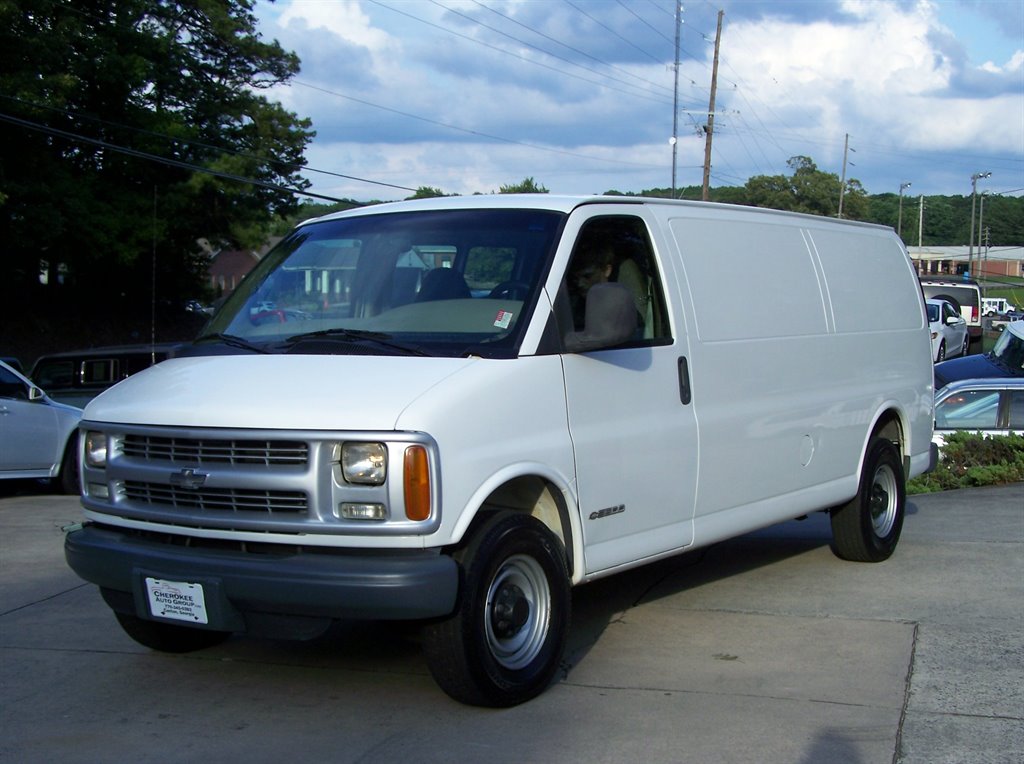 2002 Chevrolet G3500 VAN - $13,890