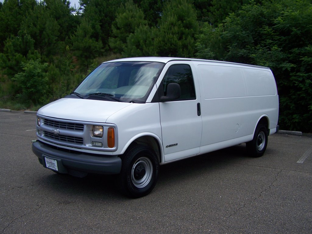 2002 Chevrolet G3500 VAN - $13,890
