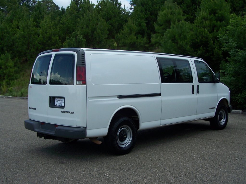 2002 Chevrolet G3500 VAN - $13,890
