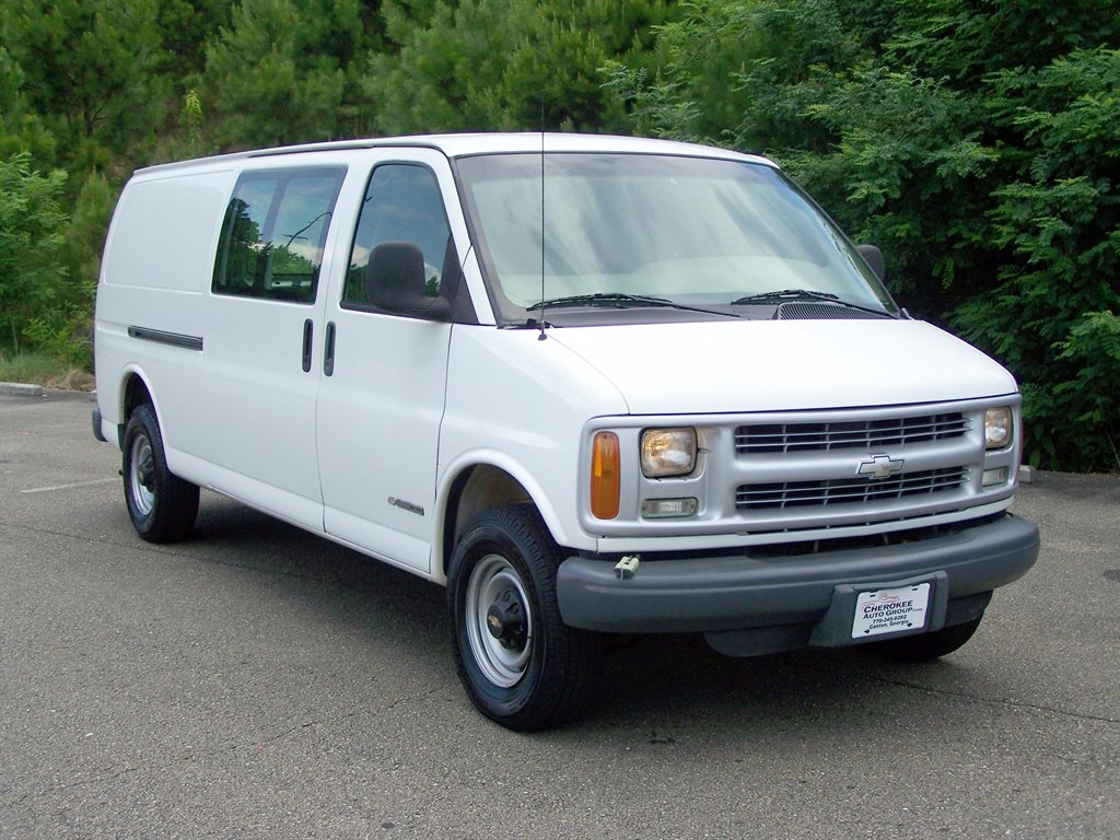 2002 Chevrolet G3500 VAN - $13,890