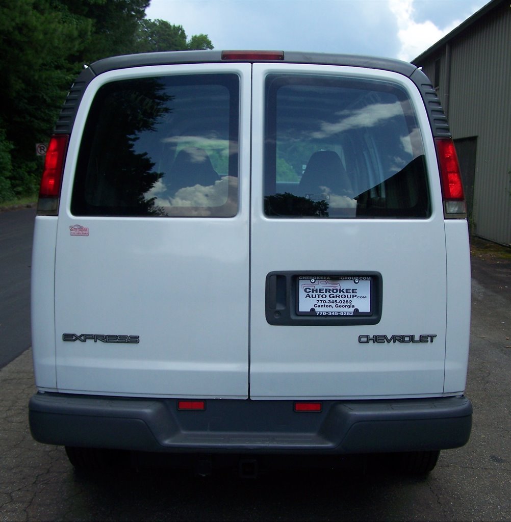 2002 Chevrolet G3500 VAN - $13,890