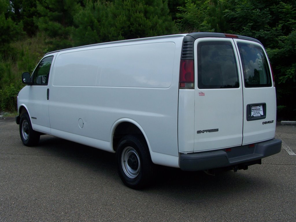 2002 Chevrolet G3500 VAN - $13,890