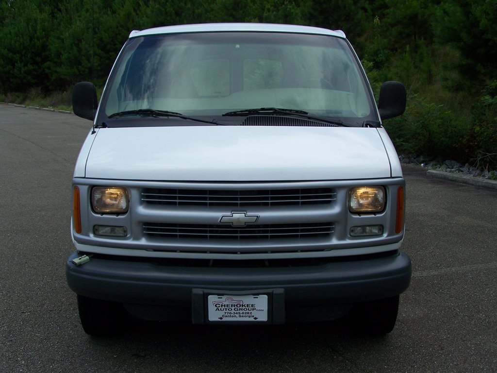 2002 Chevrolet G3500 VAN - $13,890