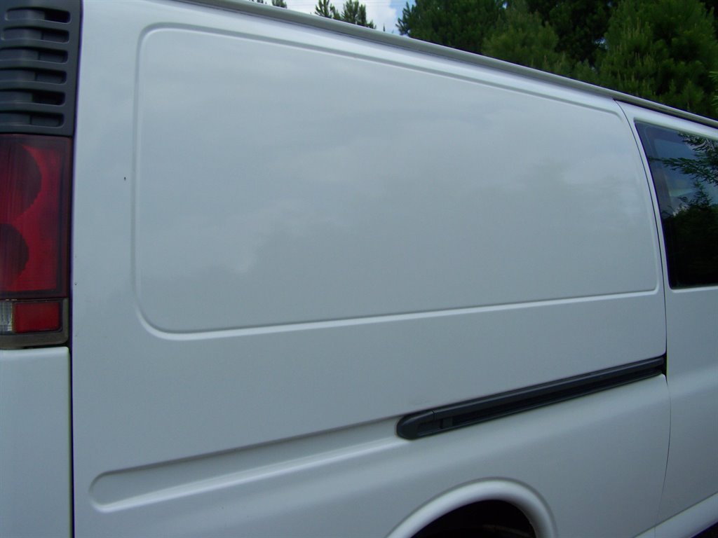 2002 Chevrolet G3500 VAN - $13,890