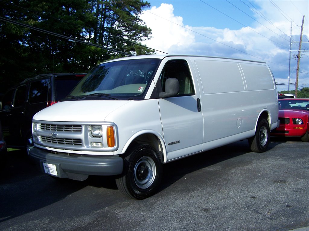 2002 Chevrolet G3500 VAN - $13,890