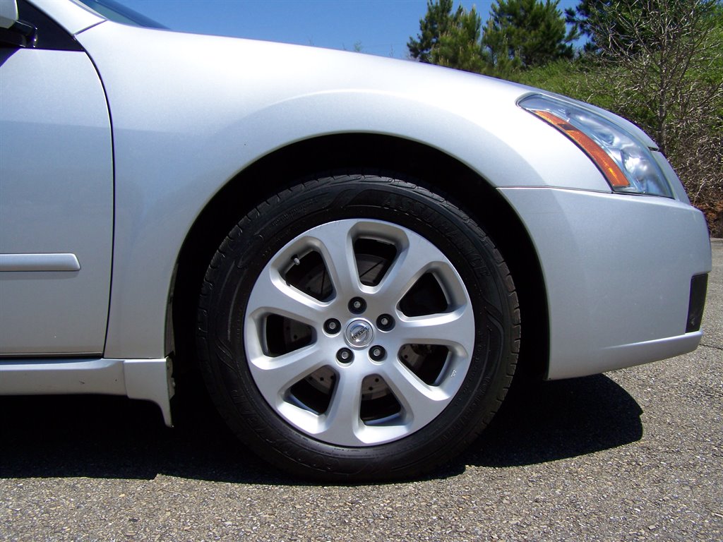 2008 Nissan Maxima - $10,890