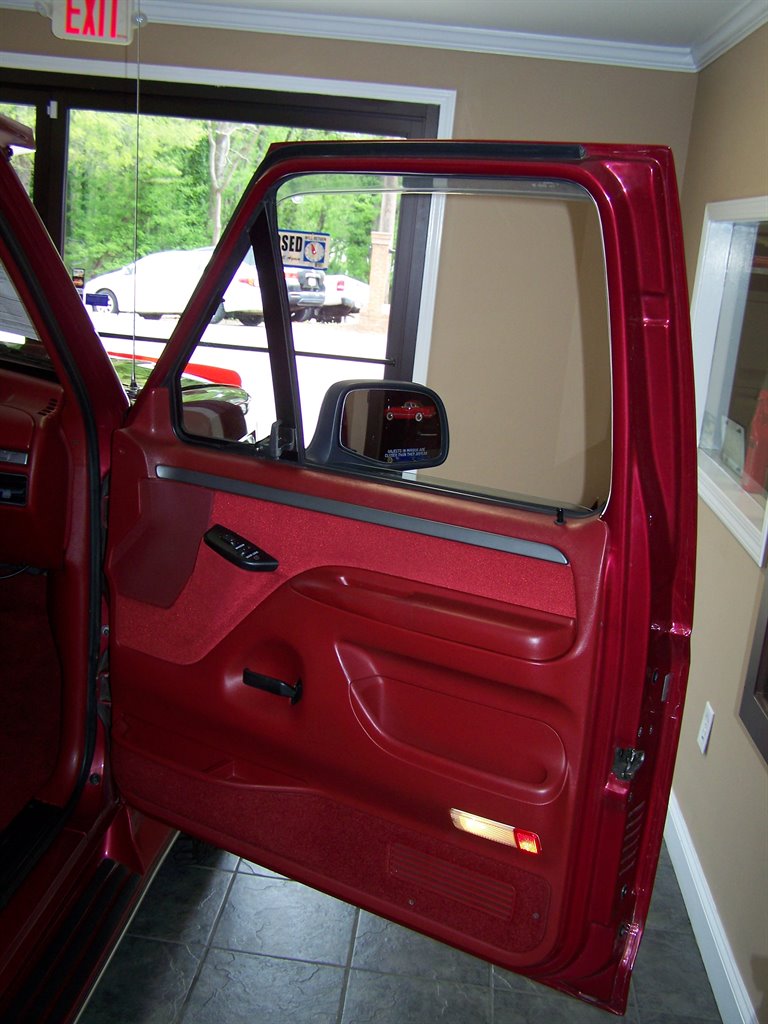 1992 Ford F-150 - $32,890